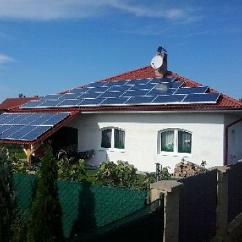 2x FVE (8,3kWp a 10kWp)